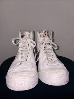 Nike Kids White High-Top Sneakers Size 4.5Y - Used